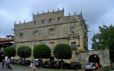 Viaje inmersivo al Renacimiento: descubre el Palacio de Velarde a un paso del Hotel Los Infantes